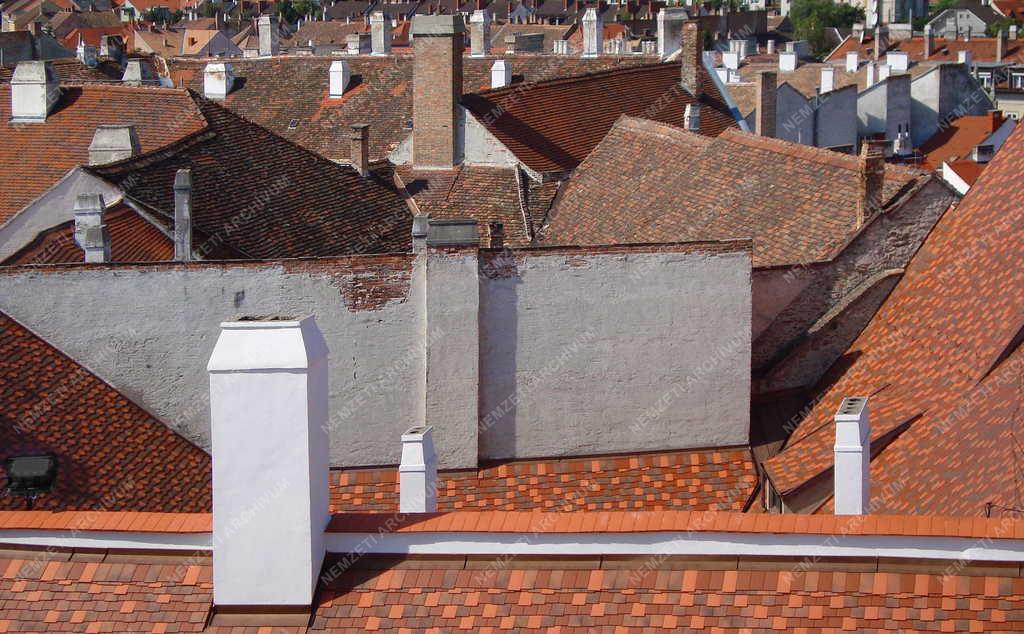 Városkép - Sopron - Óvárosi cseréptetők és kémények 