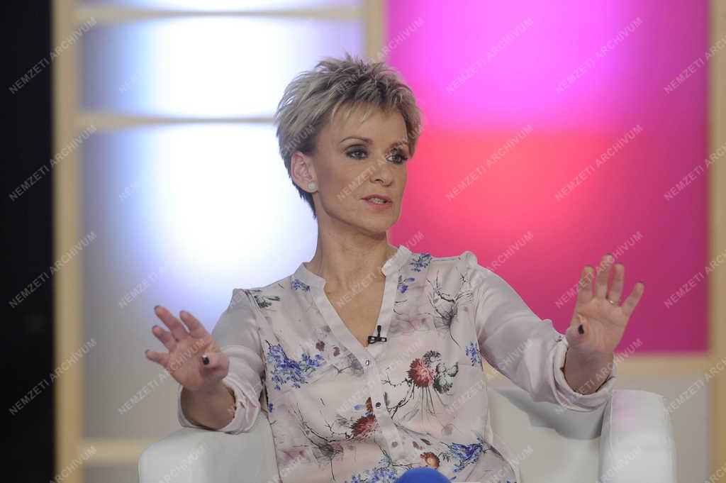 Televízió - Ridikül című női beszélgetős műsor