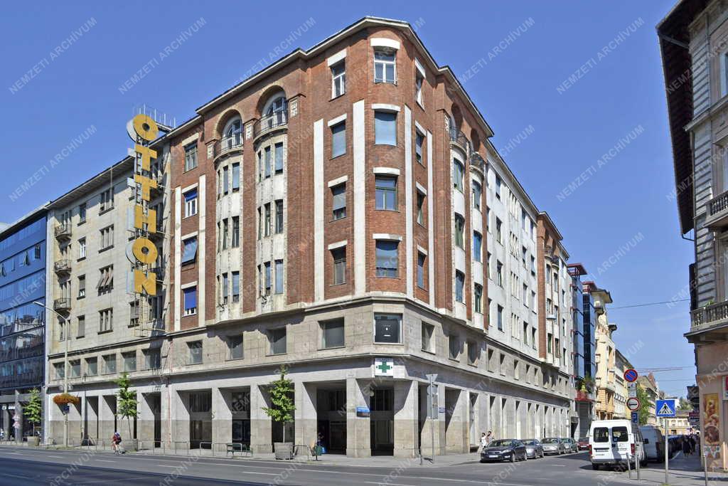 Épület - Budapest - 100 éves lakóház
