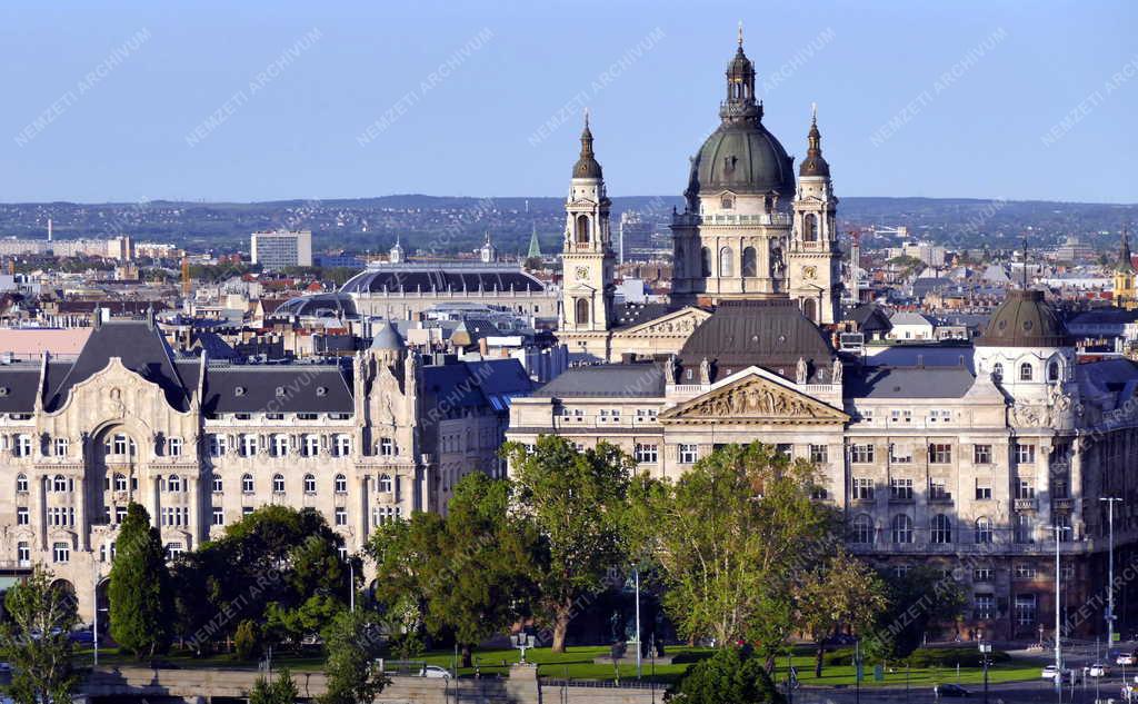 Városkép - Budapest - Széchenyi tér és környéke