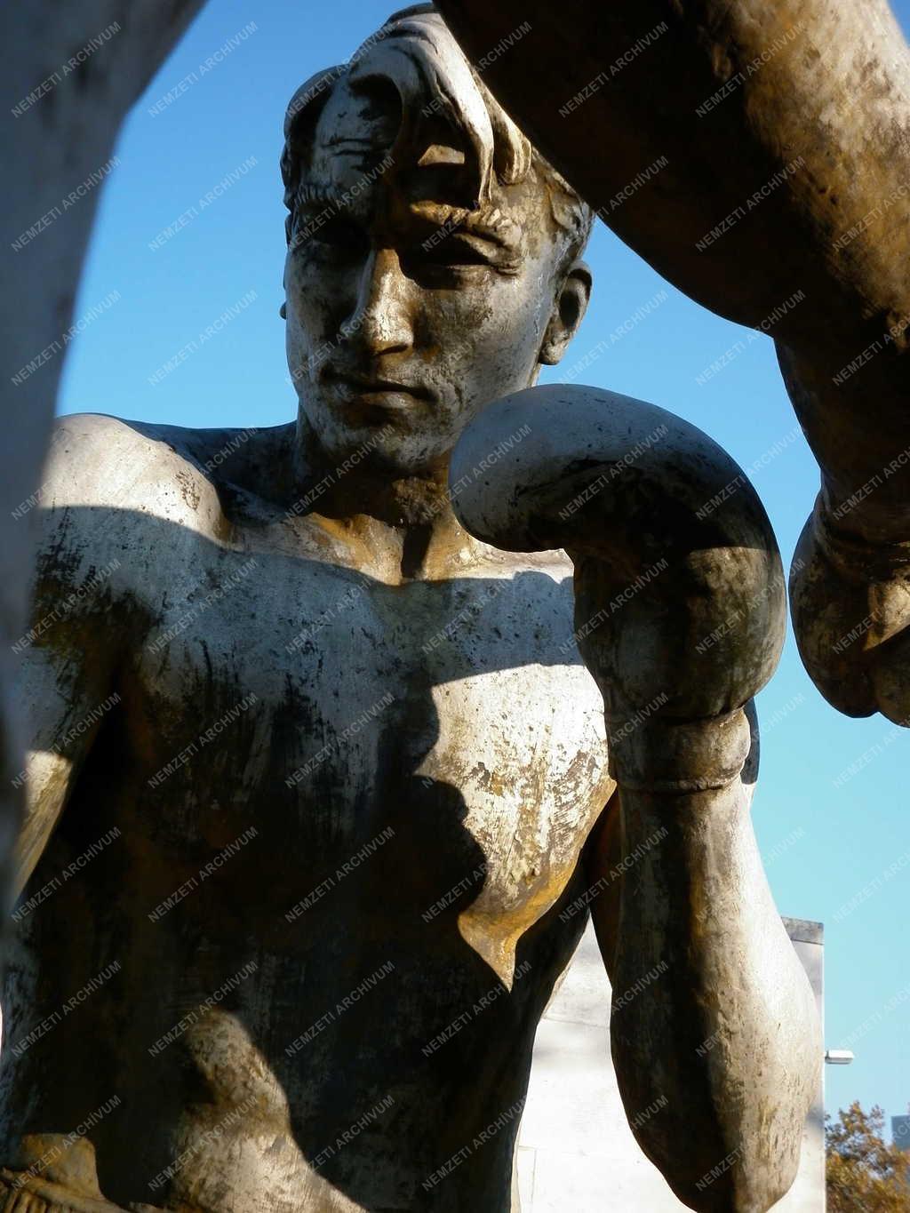 Szobrászat - Budapest - Puskás Ferenc Stadion szoborpark