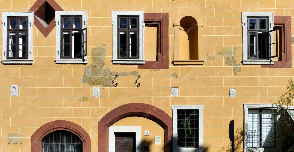 Műemlék épület - Budapest - Középkori lakóház a Várban