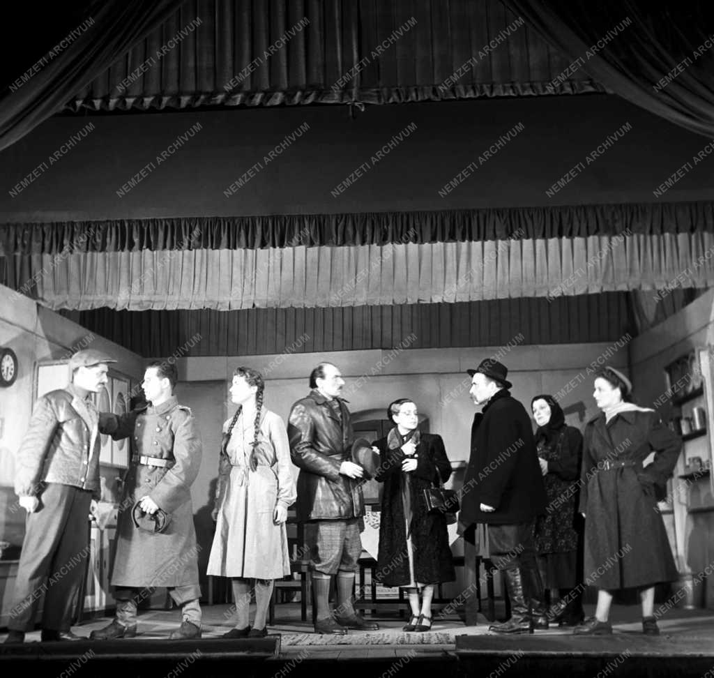 Színház - Tájelőadás - Major Ottó: Határszélen