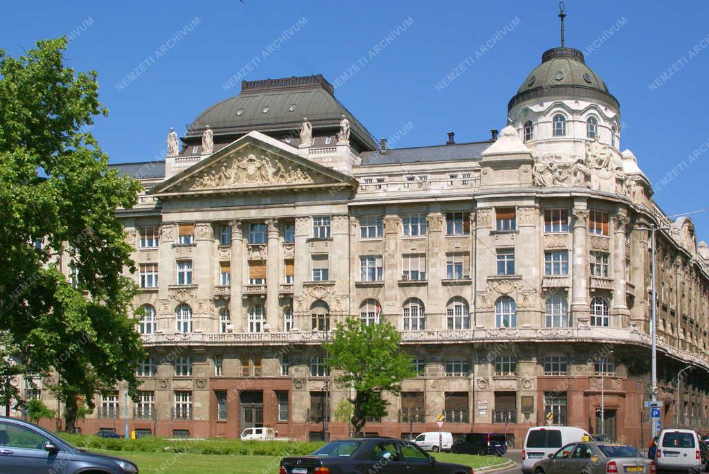 Budapest - Városkép - Középület