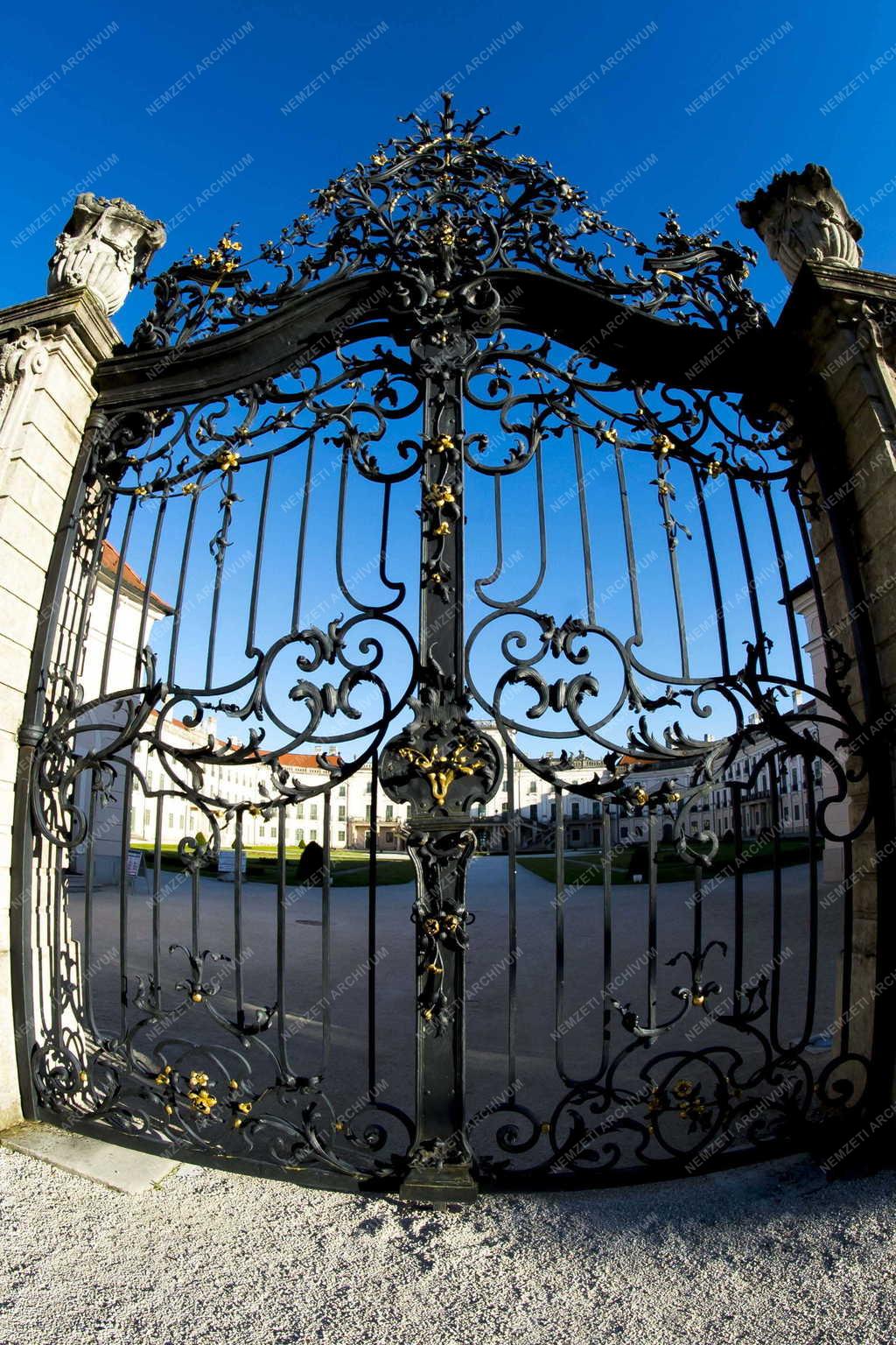 Városkép - Fertőd -  Esterházy-kastély