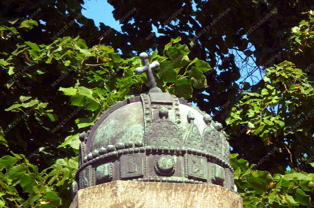 Emlékmű - Dunabogdány - Hősök emlékműve