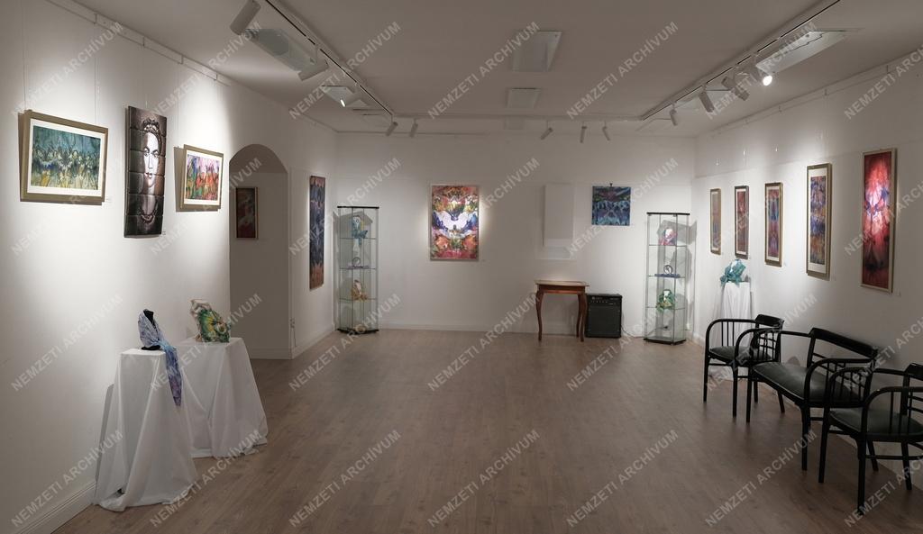 Kultúra - Budapest - Andrásiné Pocsalyi Julianna lakberendező, képzőművész kiállítása