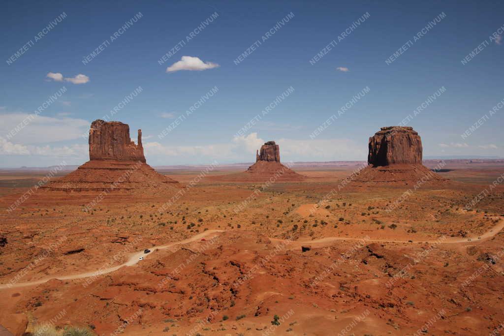 Tájkép - A Monument Valley sziklaképződményei