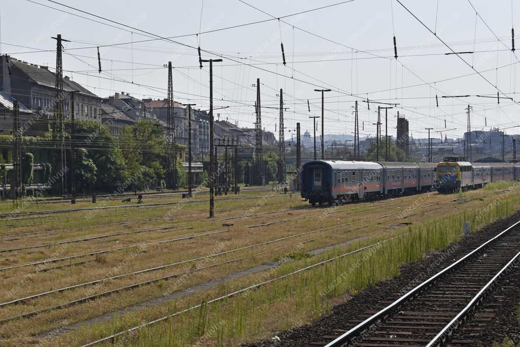 Közlekedés - Budapest - Nyugati pályaudvar