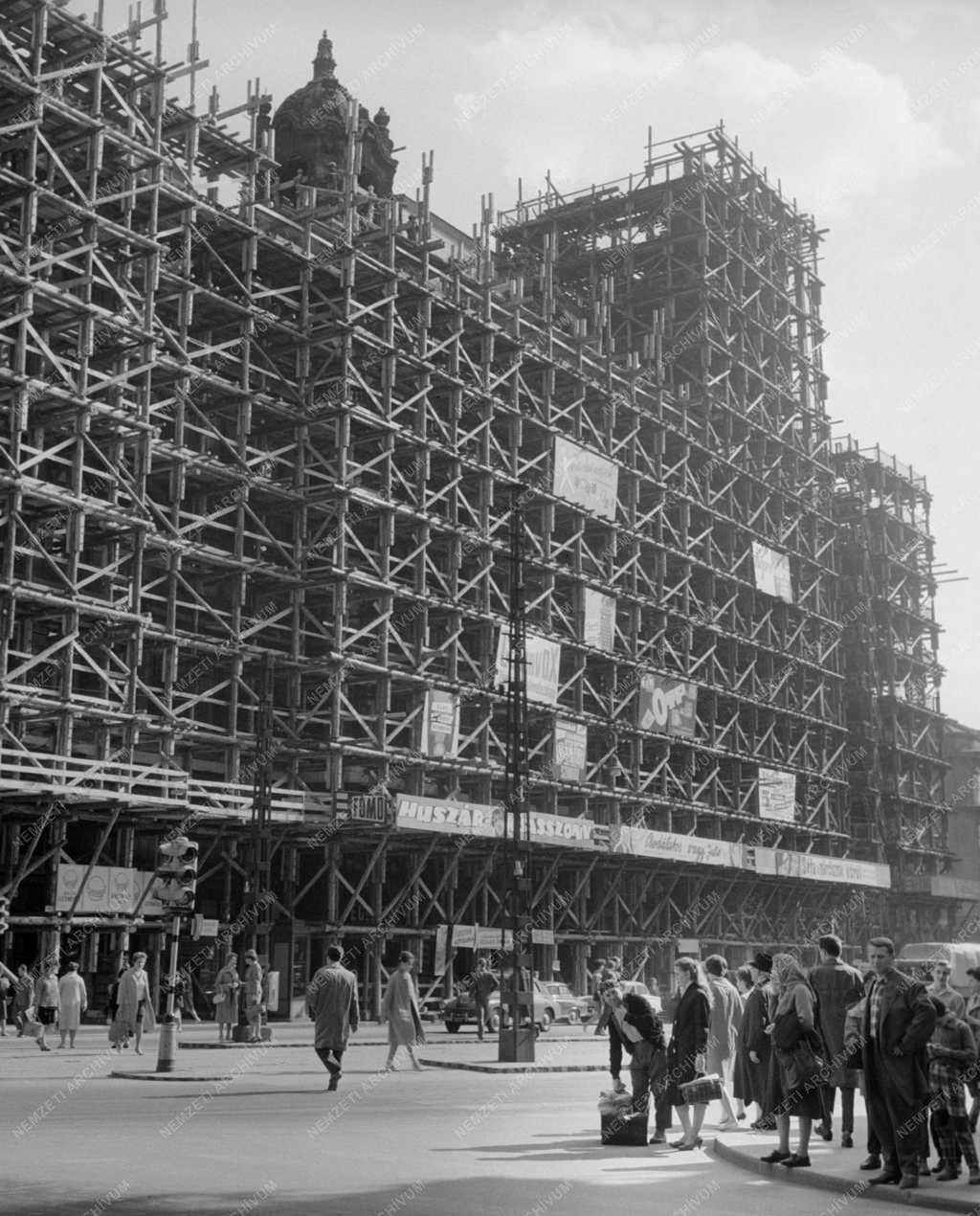 Városkép - Budapest - Felszabadulás tér