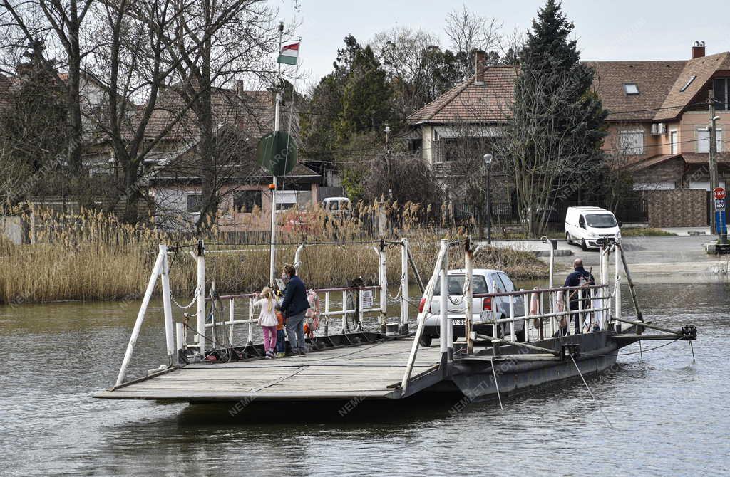 Közlekedés - Budapest - D14-es kompjárat