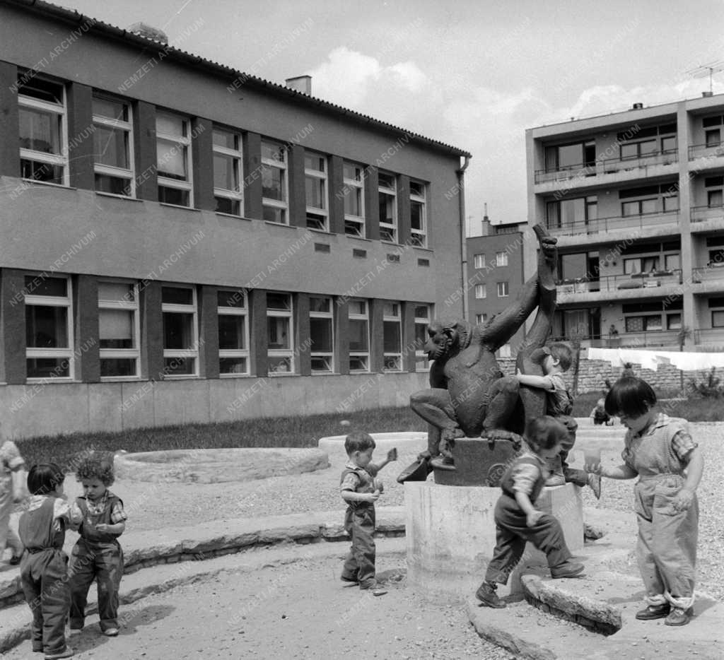 Oktatás - Új bölcsőde az óbudai kísérleti lakótelepen