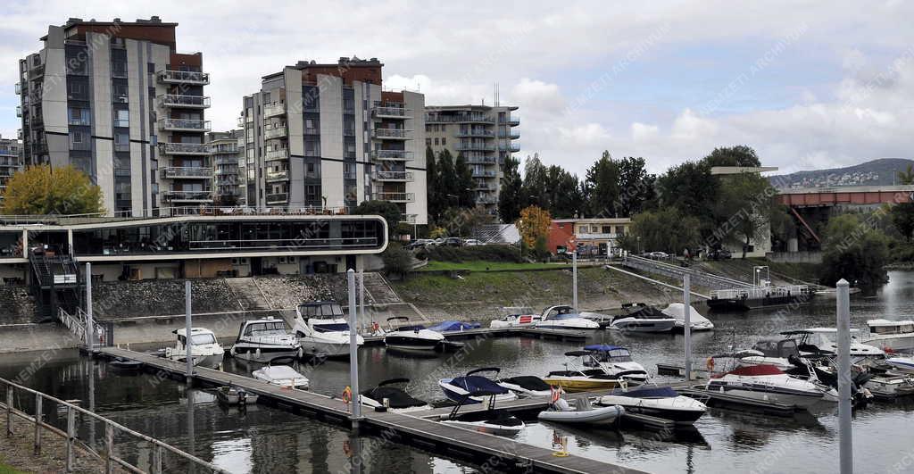 Városkép - Közlekedés - Budapest - Prestige Yacht Club