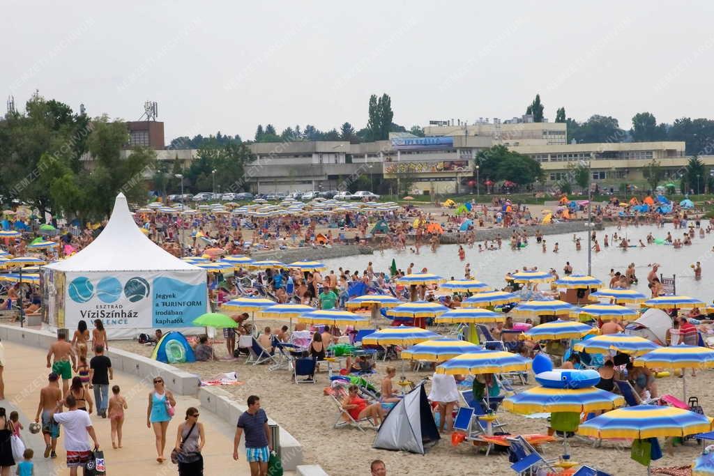 Idegenforgalom - Velence - Velence Korzó és Szabadstrand