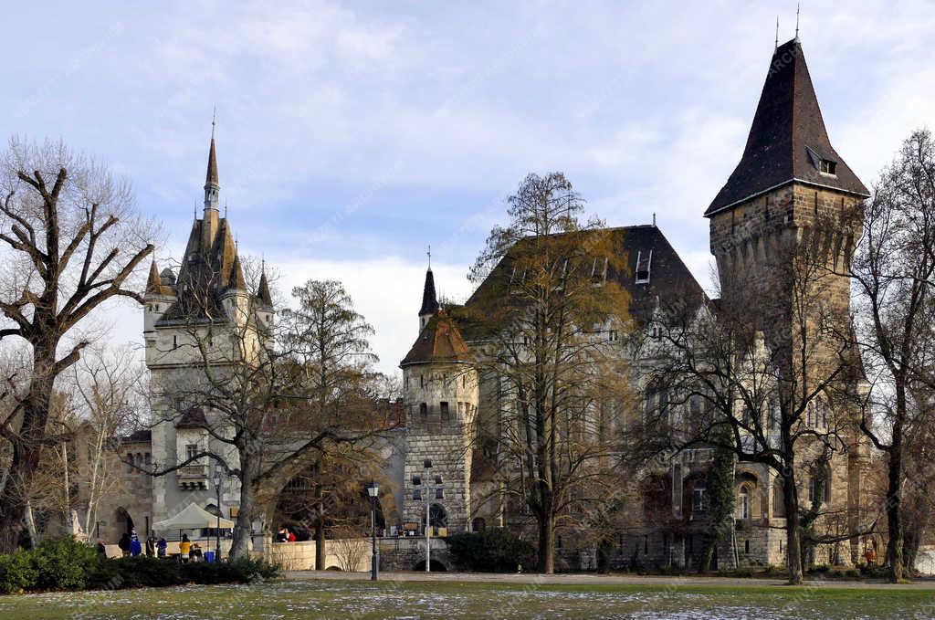 Városkép - Budapest - A Vajdahunyad-vár télen