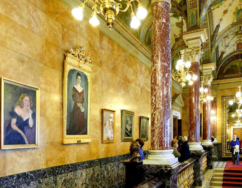 Műemlék - Budapest - Magyar Állami Operaház felújított épülete