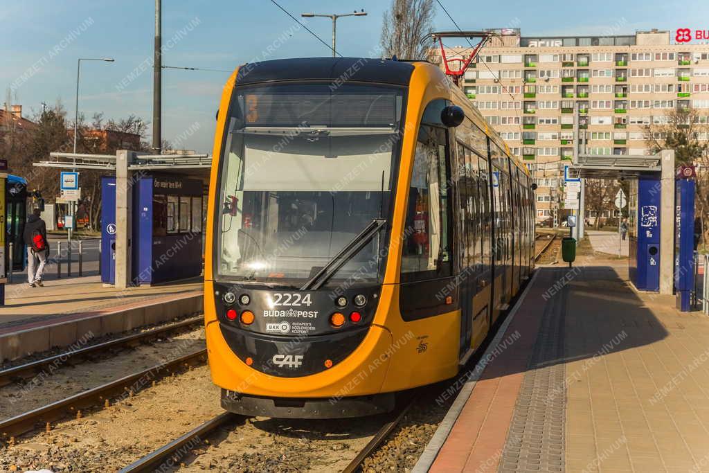 Közlekedés - Budapest - Új CAF villamos