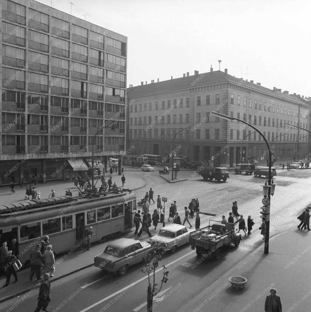 Városkép-életkép - A Kilián-laktanya épülete