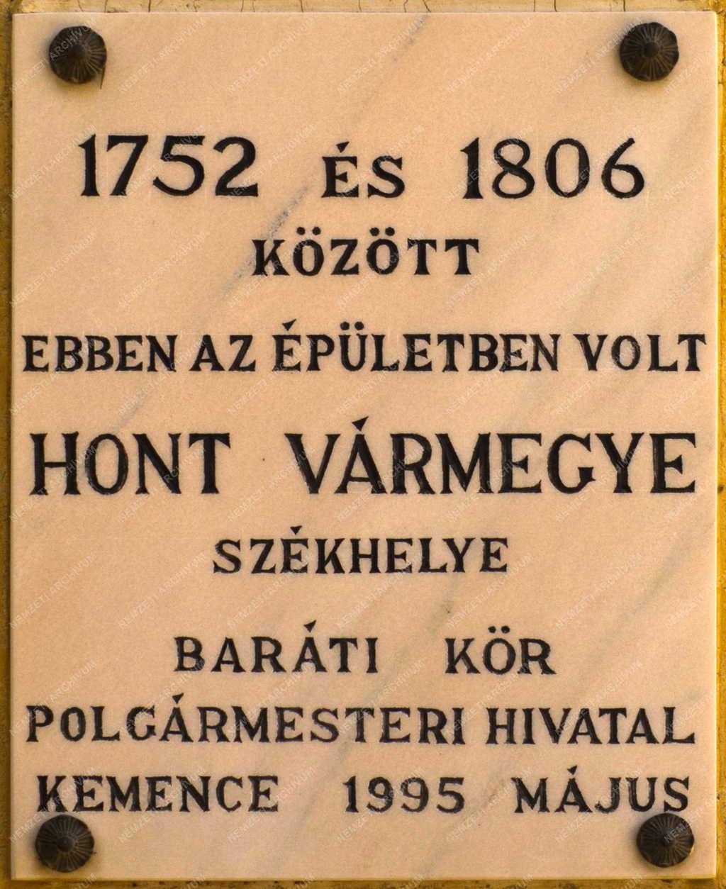 Település - Kemence - A volt megyeháza emléktáblája