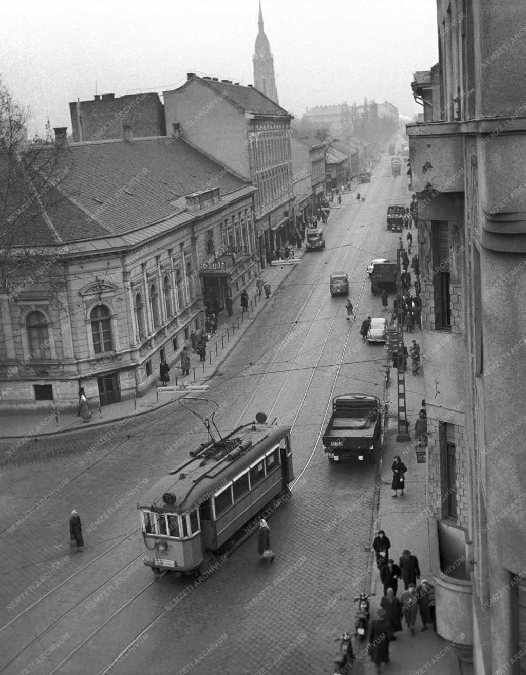 Közlekedés - Meghosszabbított 13-as villamosjárat Budapesten