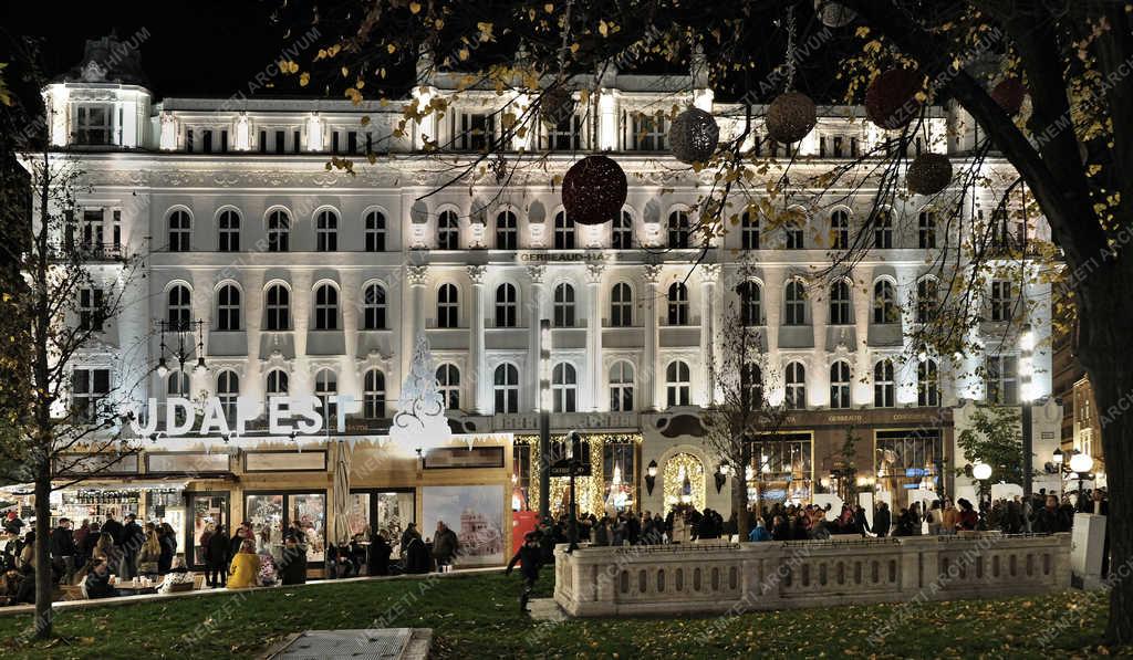 Ünnep - Budapest - Vörösmarty téri Adventi és Karácsonyi Vásár