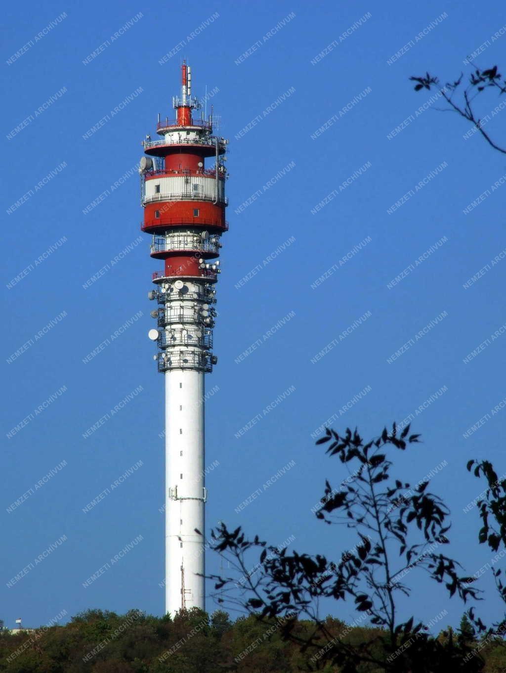 Televíziós műsorszórás - Digitális adótorony a Hármashat