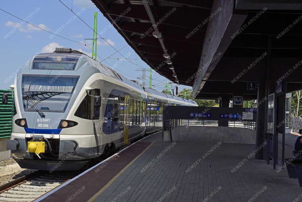Közlekedés - Budapest - Újpest vasútállomás