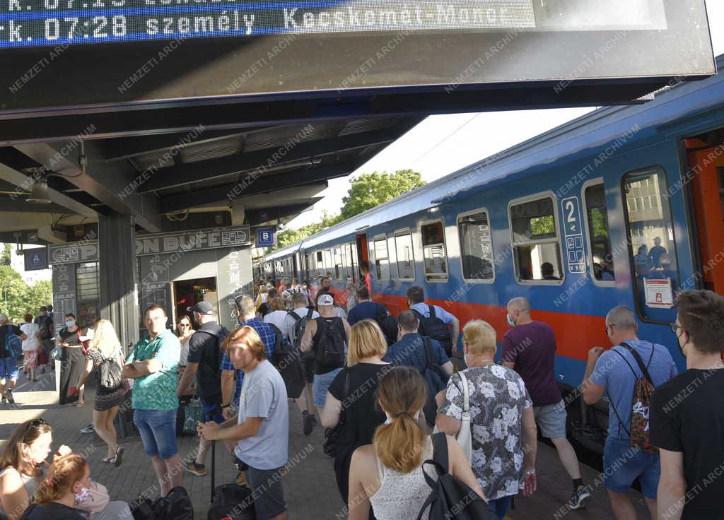 Közlekedés - Forgalom Zugló Vasútállomáson