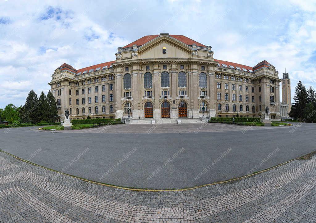 Felsőoktatás - Debrecen - 20 éves a Debreceni Egyetem