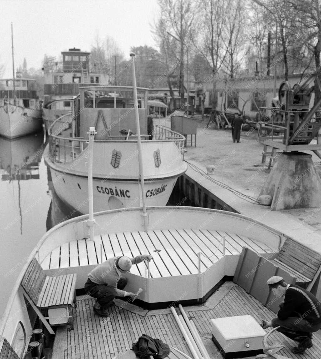 Közlekedés - Balatoni hajók felkészítése a hajózási szezonra