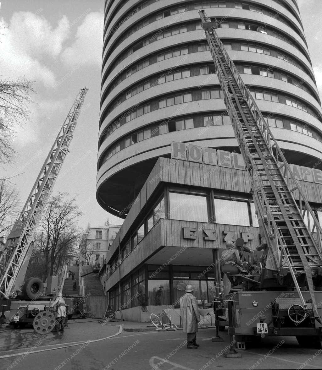 Vészelhárítás - „Próbatűz” a Budapest Szállóban