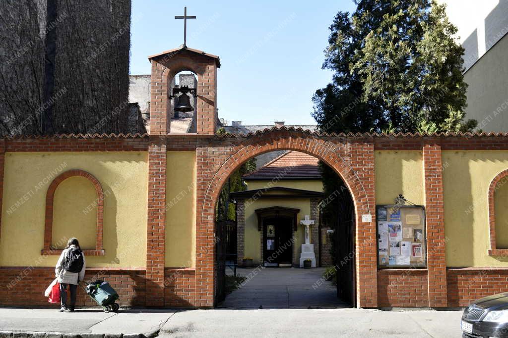 Egyház - Budapesti Szent Rita templom