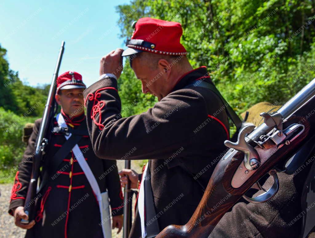 Kultúra - Hagyományőrzés - Füzéri Hadtörténeti és Helytörténeti Kör