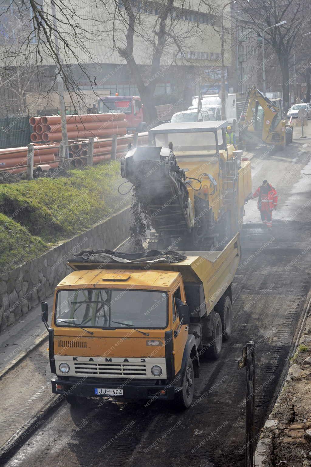 Felújítás - Vác - Megújul a váci vasútállomás
