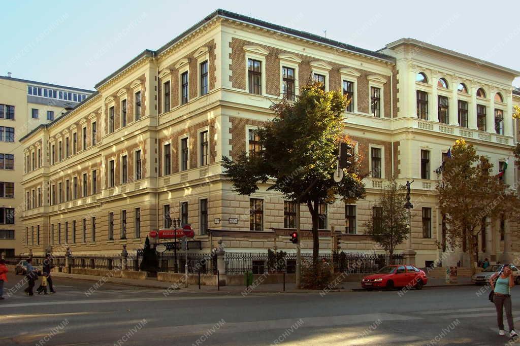 Budapest - Városkép - Oktatás - BGF