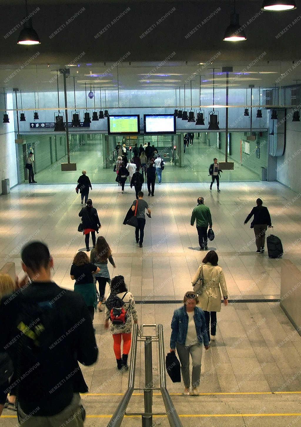 Közlekedés - Budapest - A megújult Kelenföld vasútállomás aluljárója