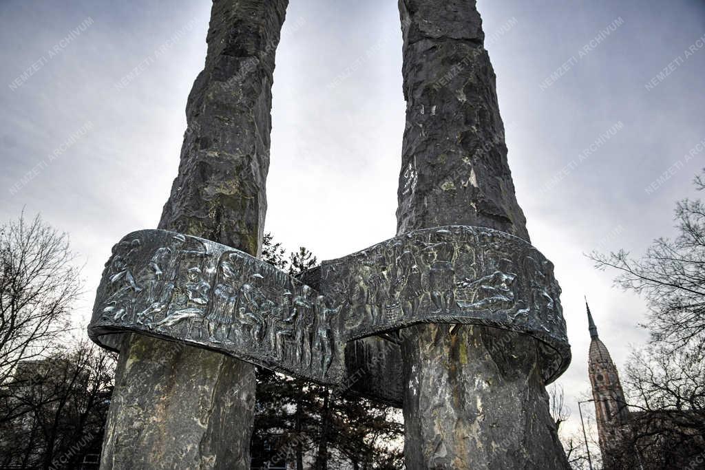 Köztéri szobor - Budapest - Munkás-paraszt összefogás 