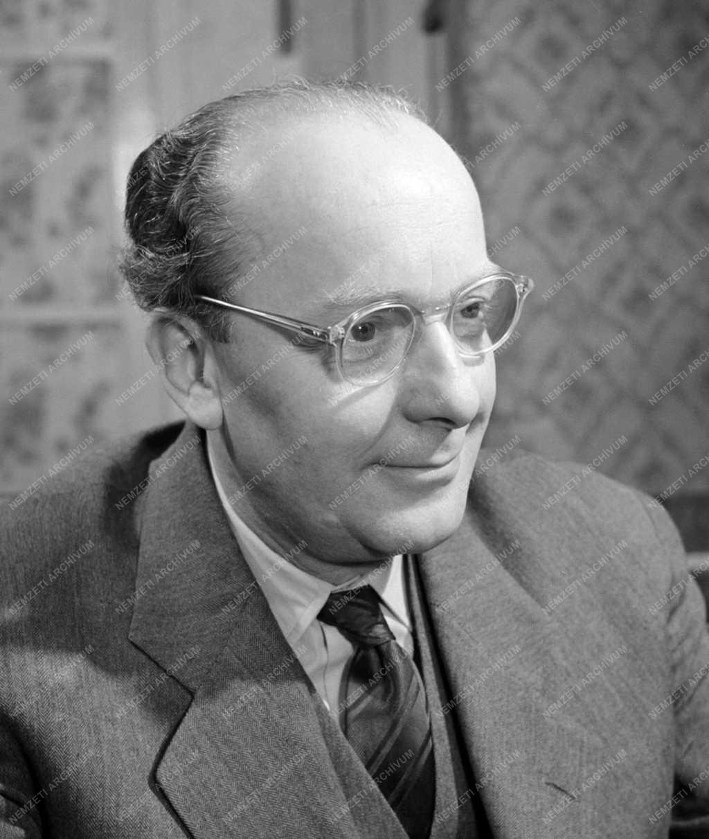 Színház - Fejér István–Kállai István: Irány Caracas