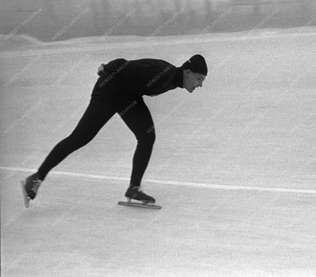Sport - Gyorskorcsolyázó bajnokság a Műjégpályán