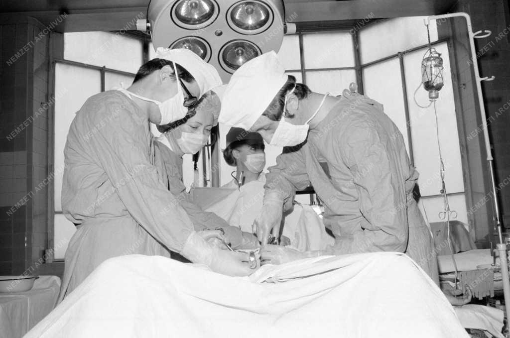 Egészségügy -  Császármetszéses szülés