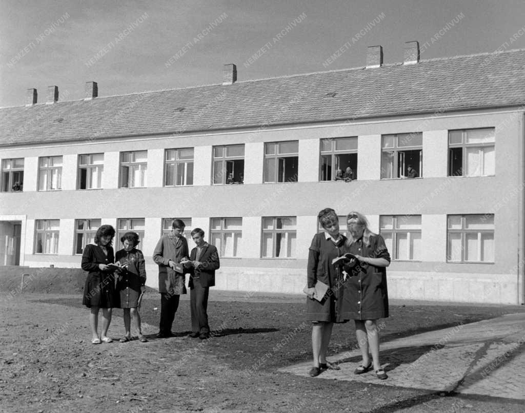 Oktatás - Új gimnázium létesült Mindszent községben