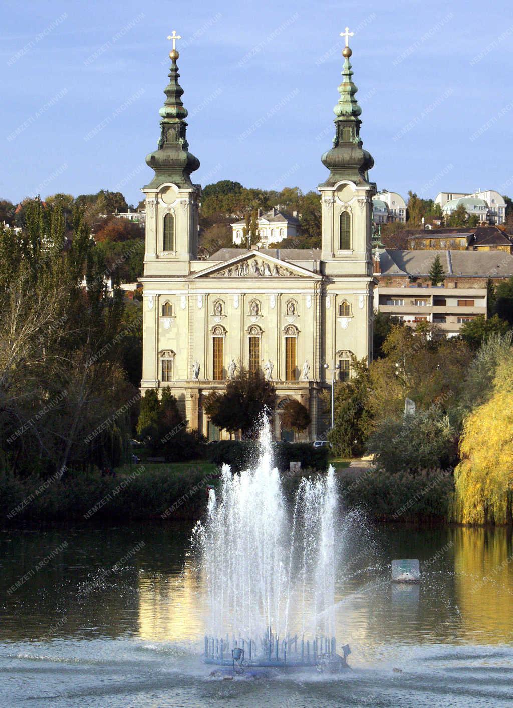Budapesti városkép - Újbuda - Feneketlen-tó