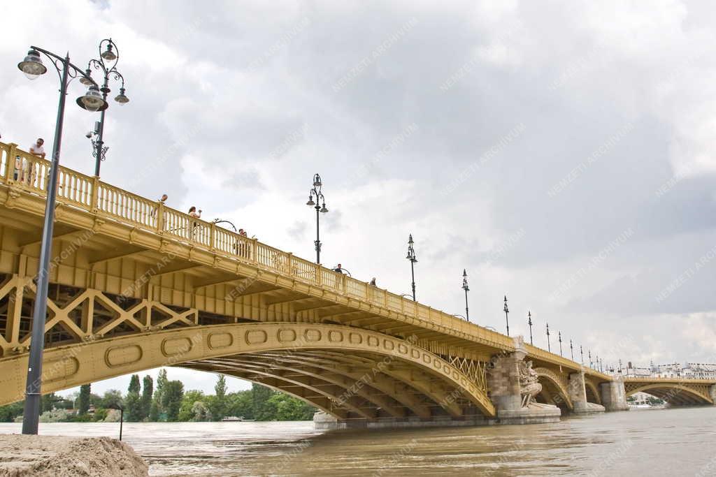 Árvíz - Budapest - Árad a Duna Budapestnél