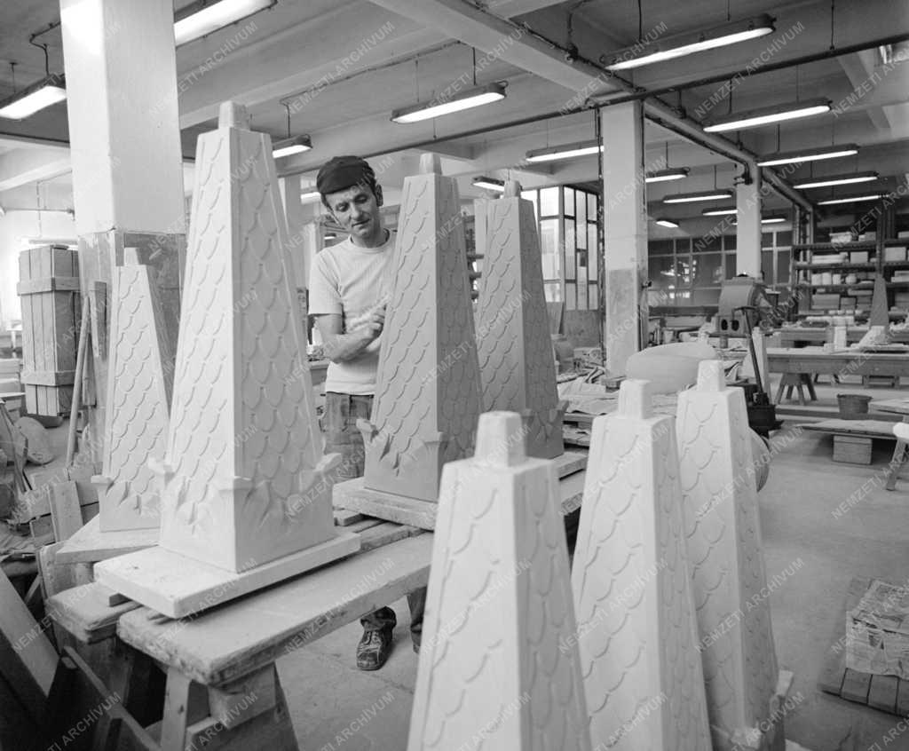 Porcelánipar - A Parlamentnek dolgozik a Zsolnay gyár