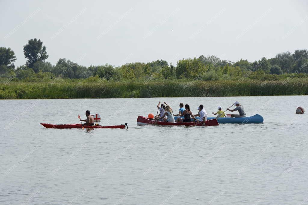 Turizmus - Poroszló - Vízi túrázók 