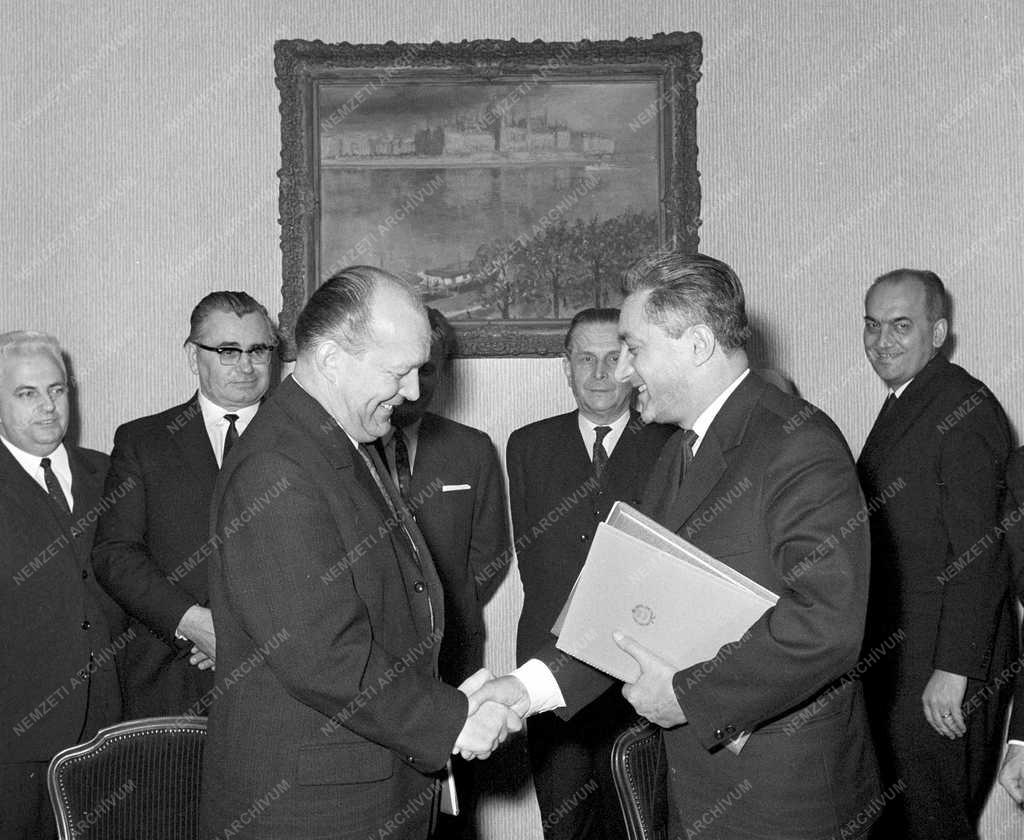 Külpolitika - Magyar-csehszlovák árucsere-forgalmi megállapodás 