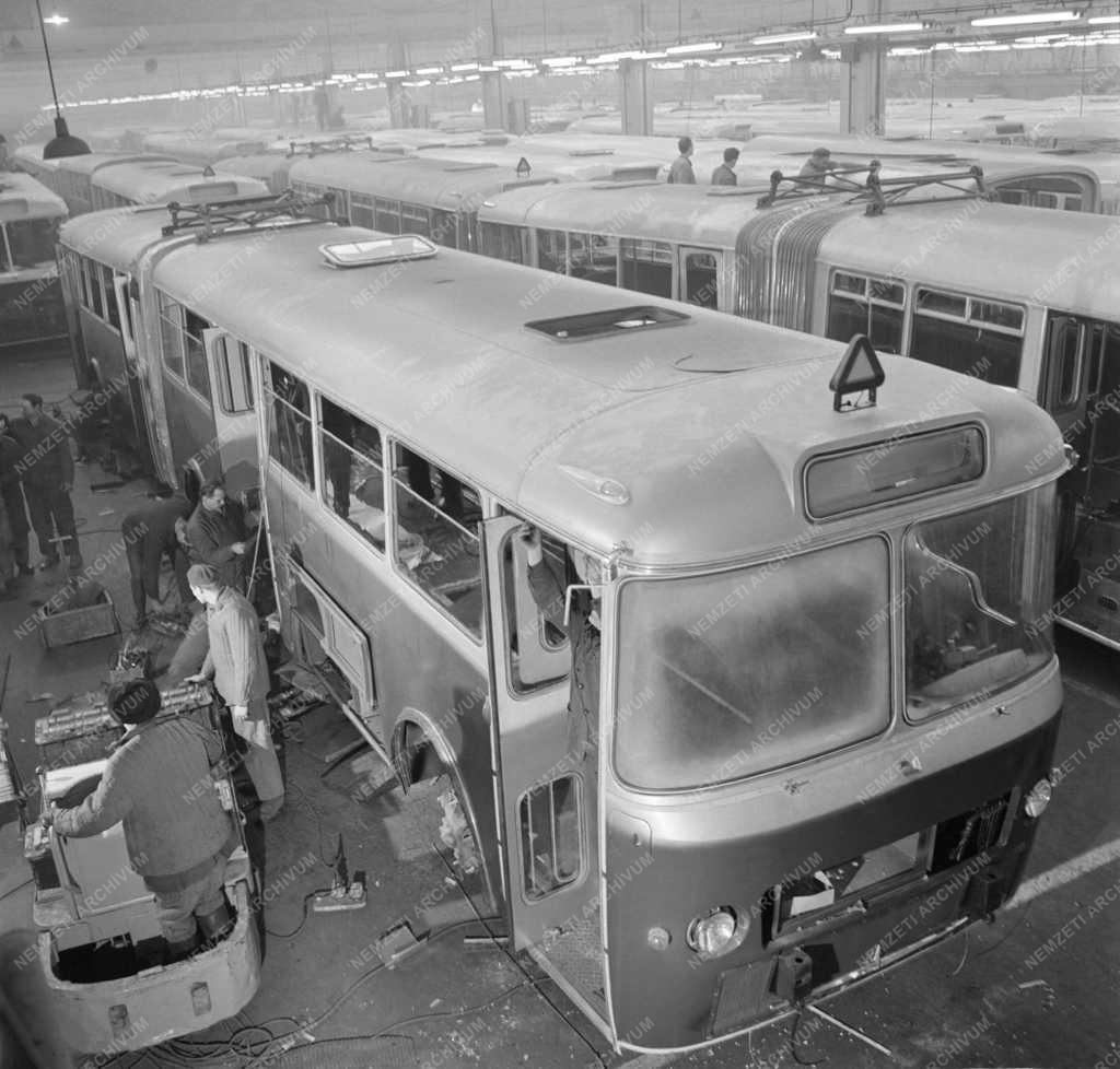 Ipar - Közlekedés - Ikarus 556-os autóbusz   