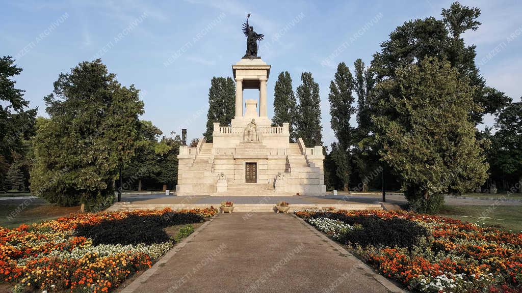 Temető - Budapest - Fiumei úti sírkert