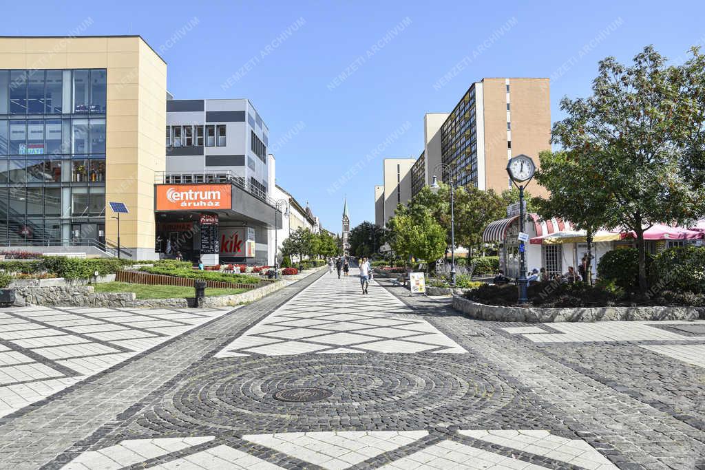 Városkép - Budapest - A Kossuth Lajos utca Pesterzsébeten