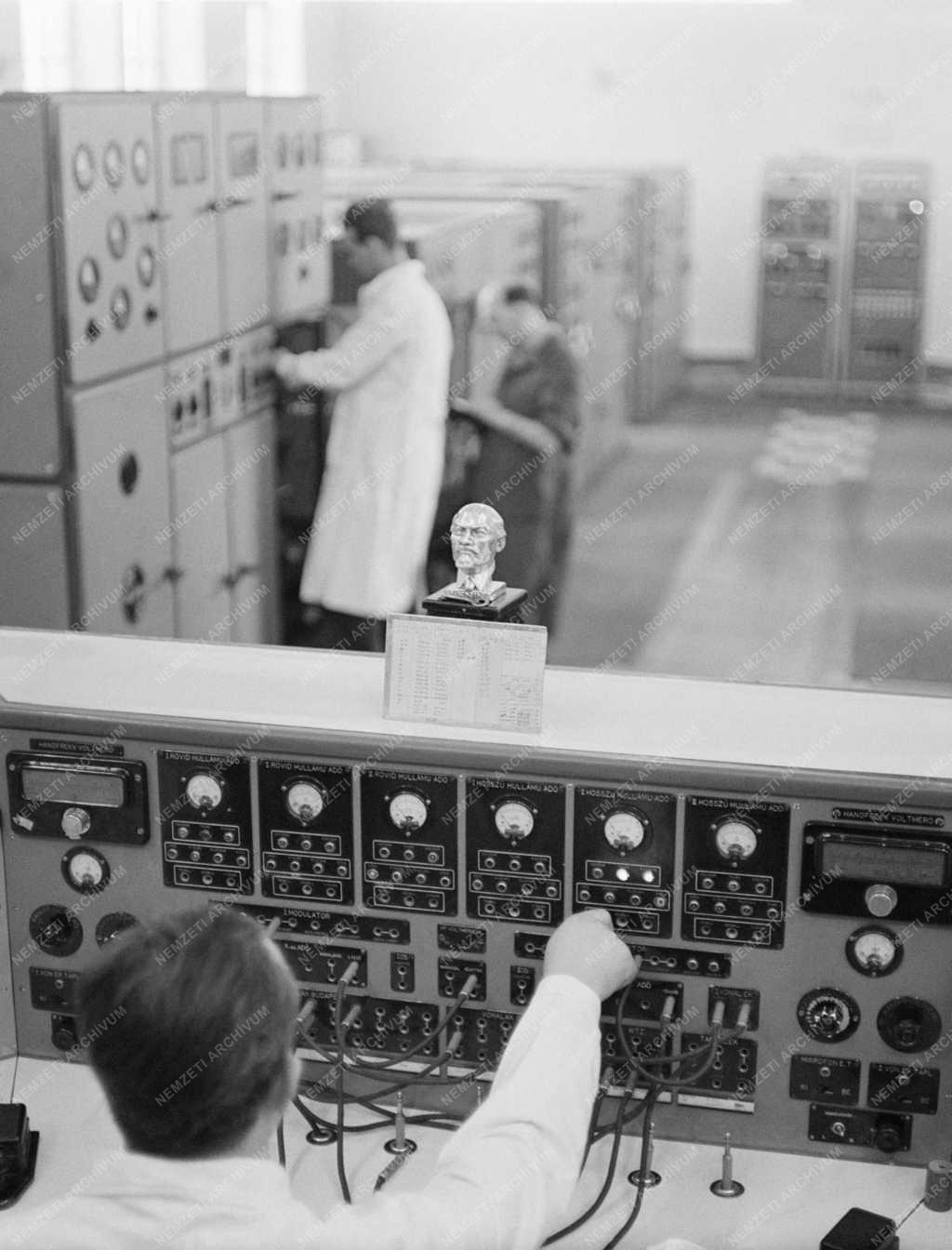 Távközlés - Székesfehérvári Rádióállomás